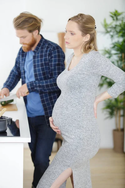 Zwanger Jong Vrouw Lijden Met Misselijkheid — Stockfoto