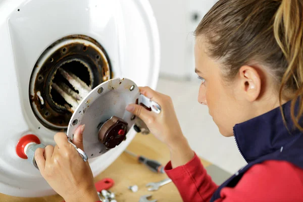 Female Plumber Working Central Heating Boiler — Stock Photo, Image