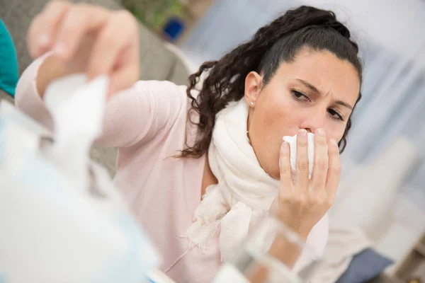 Sick Woman Sneezing Paper Tissue Sofa — Stock Photo, Image