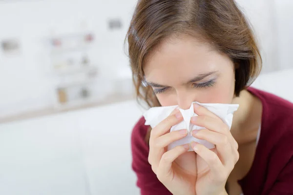 Cold Woman Holding Handkerchieif Blowing Nose — Stock Photo, Image