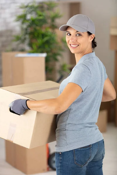 Delivery Person Delivering Packages Holding Package — Stock Photo, Image