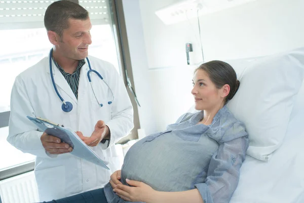 Bezoek Aan Verloskundige Zwanger — Stockfoto