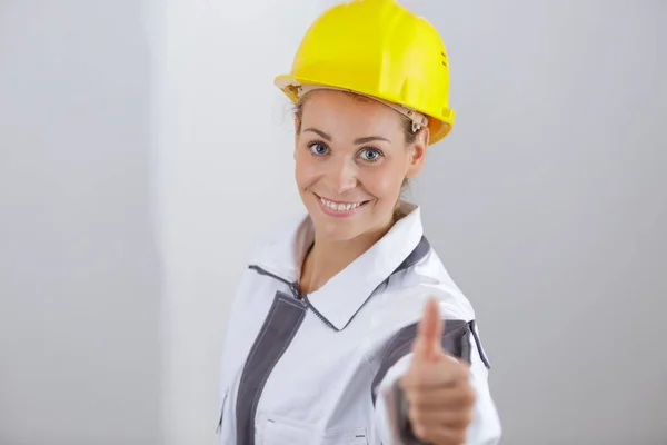 Kvinnliga Builder Med Tummen Upp — Stockfoto