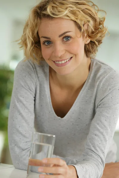 Young Woman Holding Glass Water — Stock Photo, Image
