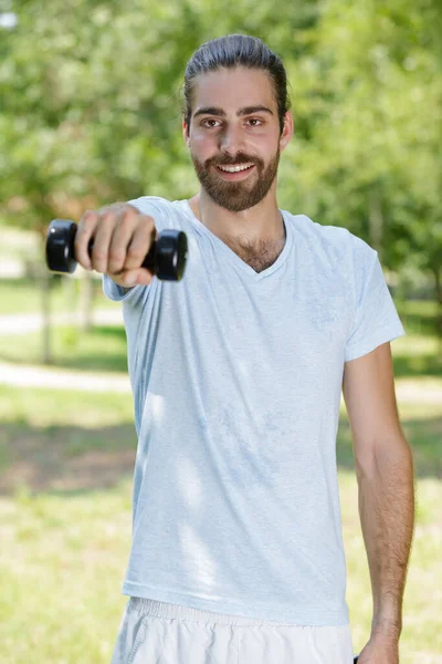 Instructor Fitness Masculino Haciendo Entrenamiento Aire Libre —  Fotos de Stock