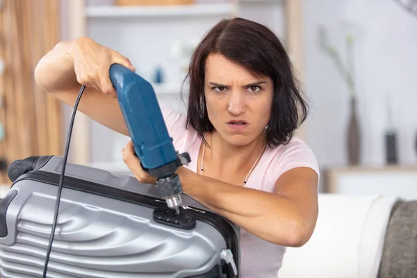 Young Girl Tries Open Her Suitcase Drilling Machine — Stock Photo, Image
