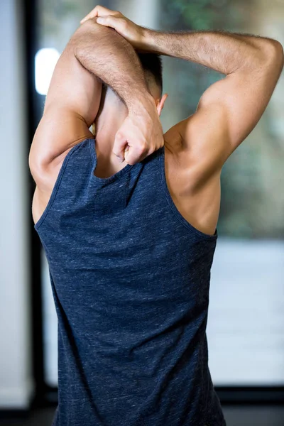 Hombre Mostrando Músculo Espalda —  Fotos de Stock