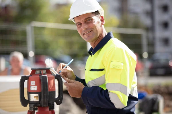 Handsome Construction Worker Laying Foundations — Stock Photo, Image