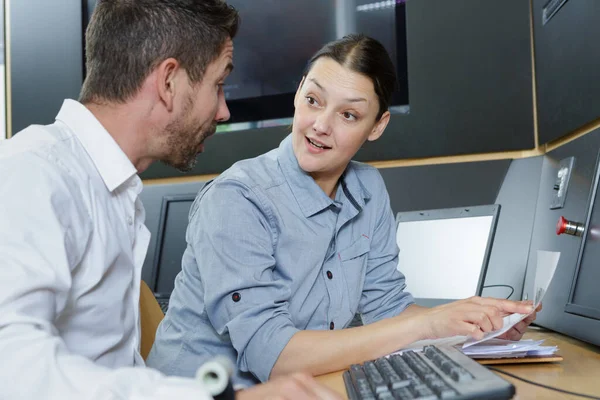 Office Conflict Man Woman — Stock Photo, Image