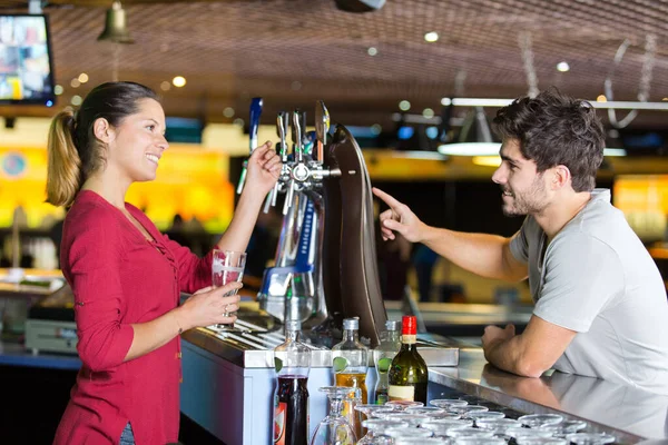 Female Worker Serving Drink Male Customer — Stock Photo, Image
