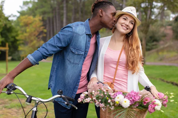 Young Couple Kissing Autumn Park Holding Bicycle — Stock Photo, Image