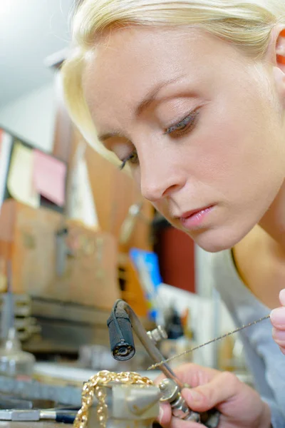 Woman Repairing Jewel — Stock Photo, Image