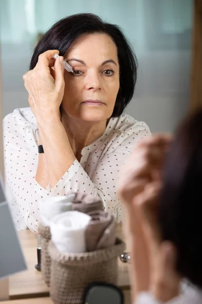 Senior Woman Dripping Some Medicine Dropper Her Eyes — Stock Photo, Image
