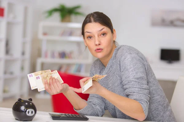 Portrait Woman Saving Money — Stock Photo, Image