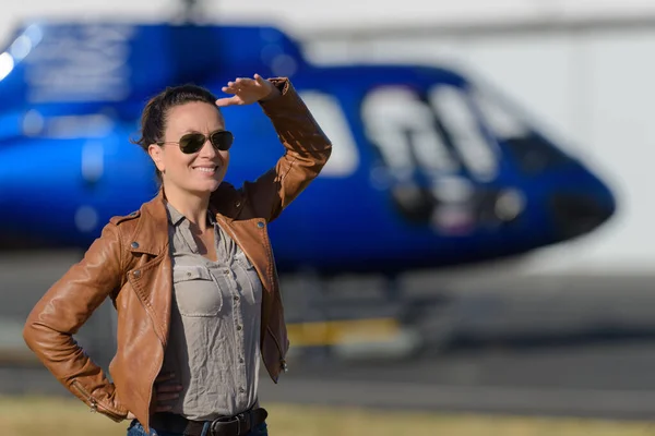 Närbild Porträtt Ung Kvinna Helikopter Pilot — Stockfoto