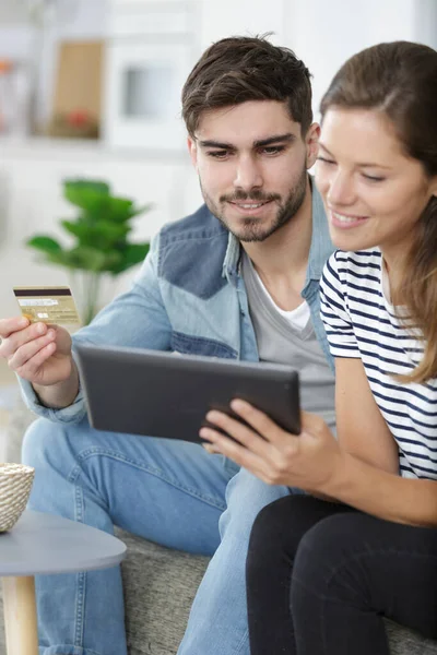 Happy Couple Checking Accountancy Home — Stock Photo, Image