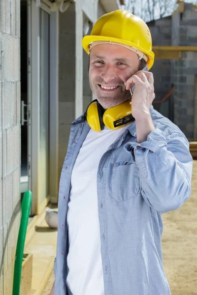 Bussy Engineer Supervisor Talking Cell Phone Outdoors — Stock Photo, Image