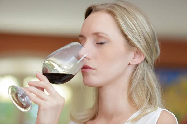 Blond Woman Wine Tasting — Stock Photo, Image