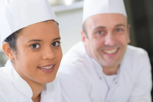 Ritratto Ravvicinato Dell Apprendista Chef Del Suo Supervisore — Foto Stock