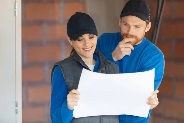 Two Female Inspectors Architects Discuss Construction Project — Stock Photo, Image