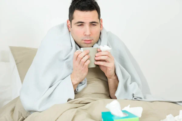 Homme Trouve Dans Lit Malade Avec Rhume Grippe — Photo