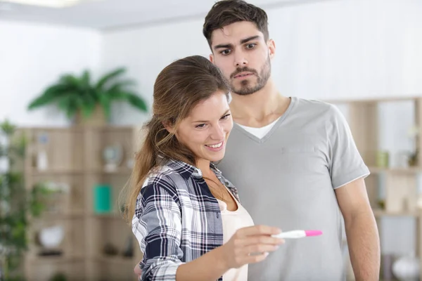 Happy Woman Worried Man Pregnancy — Stock Photo, Image