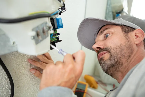 Male Plumber Working Central Heating Boiler — Stock Photo, Image