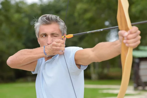 Man Practicing Archery — Stock Photo, Image