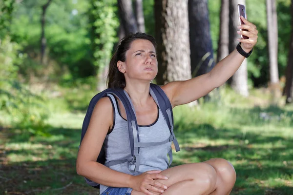 Smiling Woman Making Selfie Forest — Foto de Stock