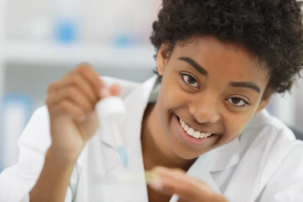 Young Female Laboratory Scientist Researcher — Stock Photo, Image