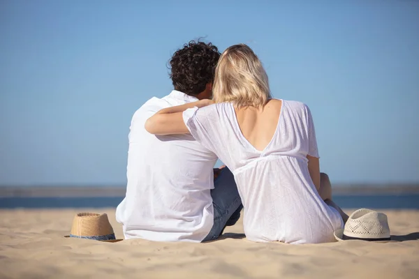 Happy Young Couple Love Relaxing Beach Vacation — Foto Stock