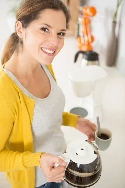 Pretty Woman Holding Jug Coffee Home — Stock Photo, Image
