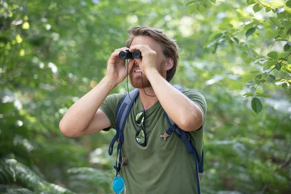 Young Man Countryside Looking Binoculars — Stock Photo, Image
