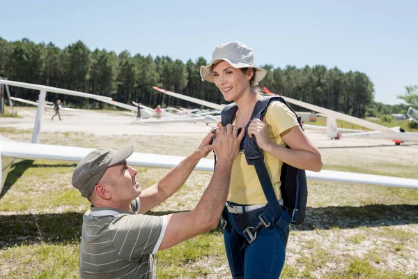 Skydiving Tandem Getting Ready Session — Stock Photo, Image