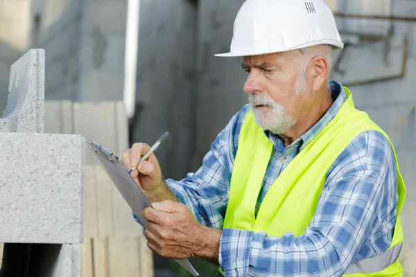 Senior Male Engineer Construction Site — Fotografia de Stock