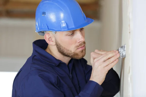Worker Filling Wall Putty — Stock Photo, Image