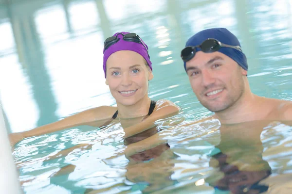 Cheerful Couple Swimming Pool — Stock Photo, Image