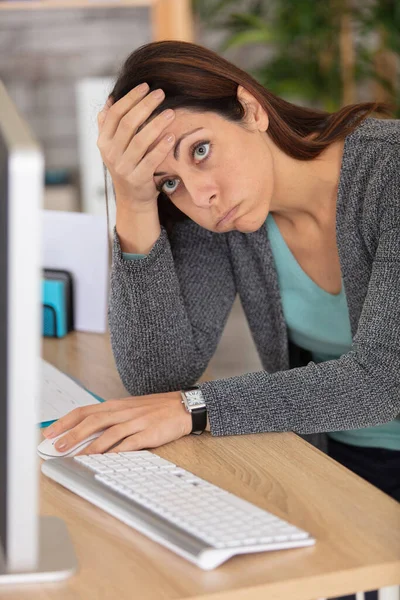 Stressed Young Woman Computer — Stock Photo, Image