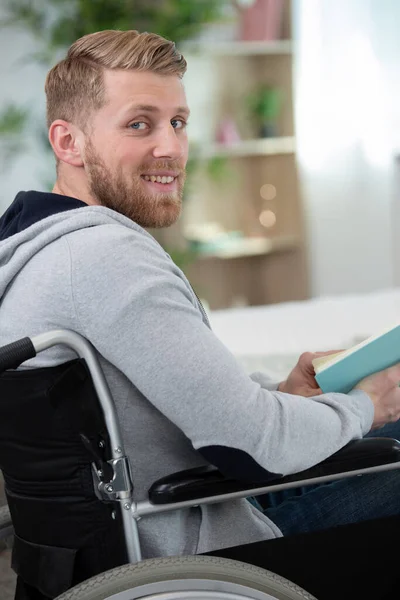 Jovem Estudante Cadeira Rodas Conceito Deficiência — Fotografia de Stock