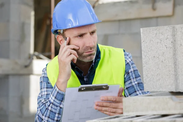 Handsome Man Builder Thinking Outdiirs — Stock Photo, Image