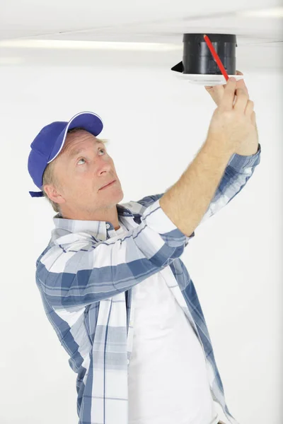 Workman Securing Screws Ceiling Vent — Stock Photo, Image