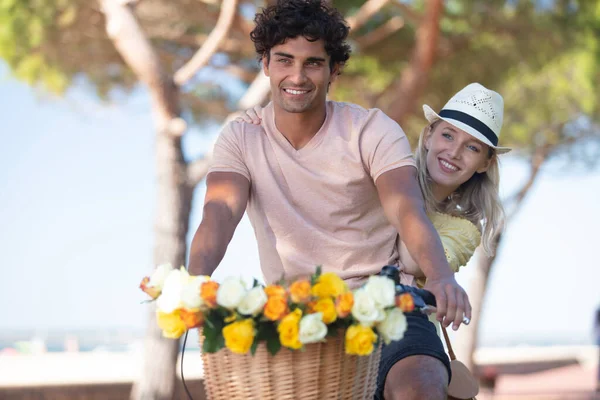 Happy Free Freedom Couple Bike — Stock Photo, Image