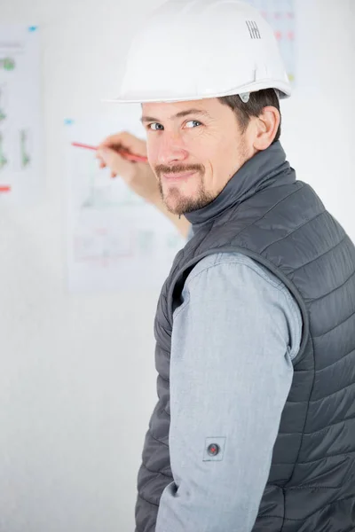Close Male Builder Making Changes Blueprint — Stock Photo, Image