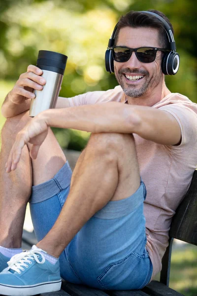 Handsome Man Drinking Coffee Park — Stock Photo, Image