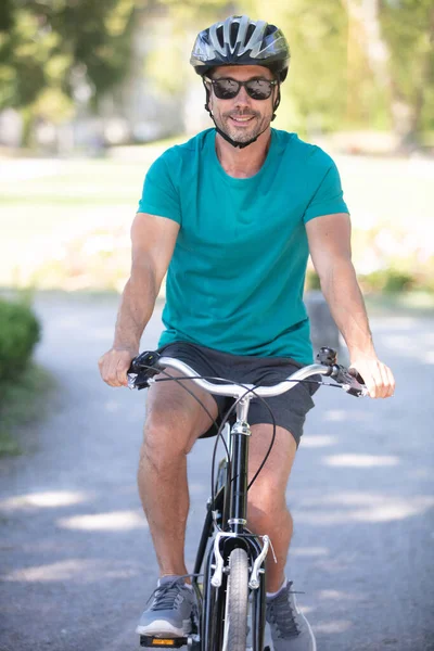Professzionális Hegyi Kerékpáros Lovas Kerékpárút Erdő — Stock Fotó