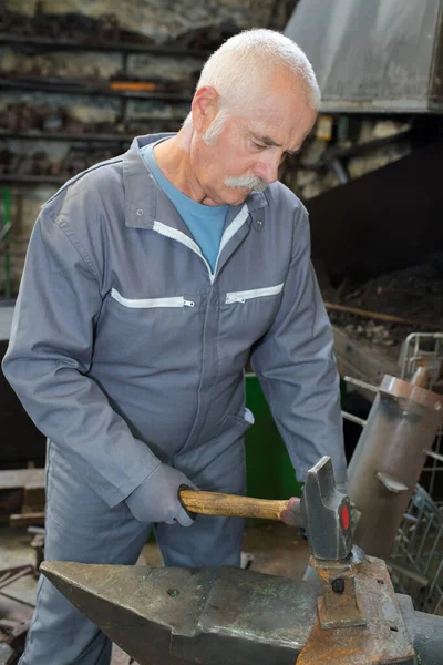 Ritratto Uomo Anziano Lavoratore Con Strumenti — Foto Stock