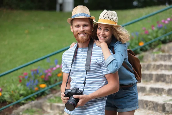 Luxe Europa Reizen Paar Huwelijksreis Vakantie Wandelen Naar Beneden Stappen — Stockfoto