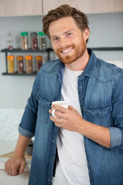 Confident Man Home Holding Cup Coffee — Stock Photo, Image