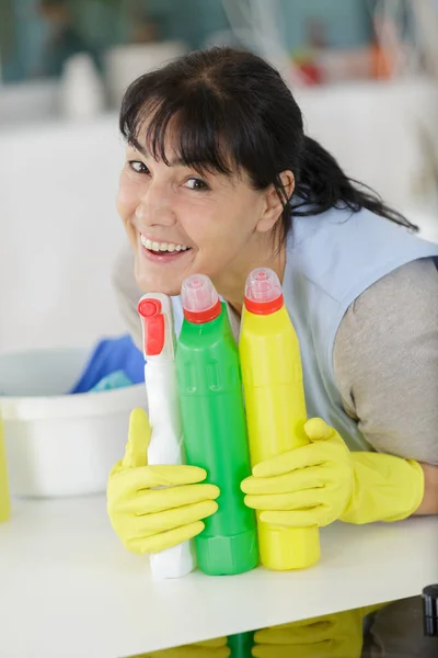 Portrait Mature Housewife Who Ready Housework — Stock Photo, Image