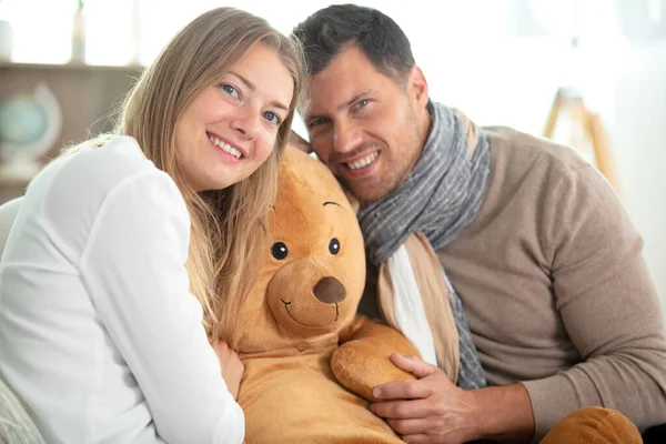 Happy Young Couple Parents — Stock Photo, Image